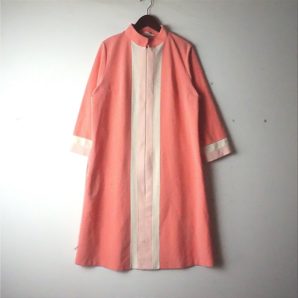 Vintage Vanity Fair Pink Striped Zip Front Robe Lounger Mock Neck Mod Coral L